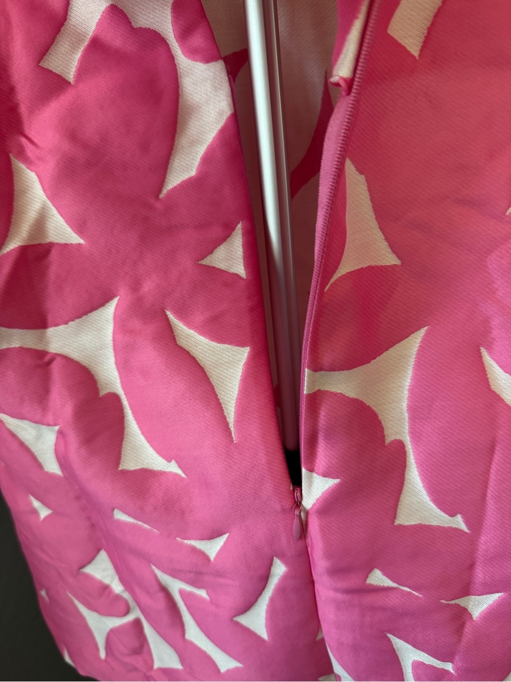 TUCKERNUCK Pink Italian Floral Jacquard Mason Blouse Tie Back Mock Neck - XSmall - Picture 9 of 14